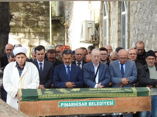 Kaymakamlığımız Tüketici Hakem Heyeti Personeli Cengiz YALÇIN Yakalandığı Amansız Hastalığa Yenik Düşerek Hayatını Kaybetti.